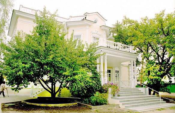 Государственный музей-заповедник М.А. Шолохова, Шолоховский район, станица Вёшенская, ул. Шолохова, 60. Тел.: +7 (863-53) 2-13-77, +7 (961) 273-33-88.