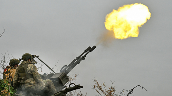 Обстрел вражеской воздушной цели зенитной установкой ПВО. Источник фото: «5-й канал».