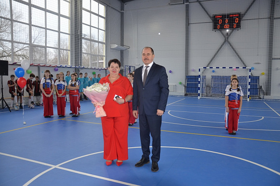 Сегодня в станице Каргинской открыли новый модульный спортивный зал