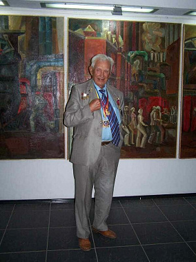 Почетным гостем на открытии этой выставки стал легендарный директор «Ростсельмаша» Герой Соцтруда Юрий Александрович ПЕСКОВ.