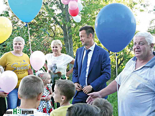 День города в Аксае: Алексей ГОЛОВИН всегда готов выслушать жителей.