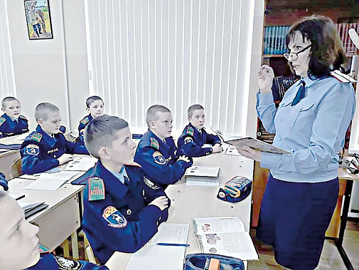 Ирина ПИМКИНА, учитель истории, обществознания шахтинской школы № 27: «Мне нравится, что к истории Донского края прилагаются тетради проектных работ, которые разработаны для каждого из муниципалитетов области. Например, по нашим тетрадям мы можем отследит Ирина ПИМКИНА, учитель истории, обществознания шахтинской школы № 27: «Мне нравится, что к истории Донского края прилагаются тетради проектных работ, которые разработаны для каждого из муниципалитетов области. Например, по нашим тетрадям мы можем отследит