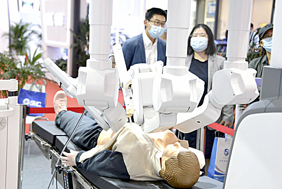 Медицинских роботов  в Россию привезут из Китая