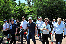 Участники памятной акции в Змиевской балке присоединились к Минуте молчания