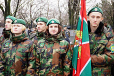 Долг выполняют честно