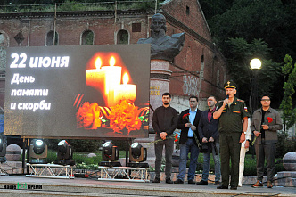 Ростовские школьники и студенты почтили память ушедших на войну сверстников