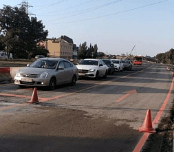 По мосту на улице Малиновского в Ростове возобновили движение для легковых автомобилей