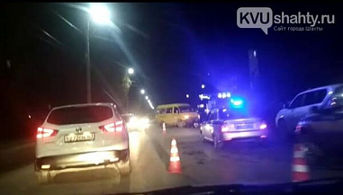 В Шахтах маршрутка сбила несовершеннолетнего мотоциклиста