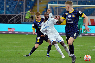 Футболисты «Ростова» на домашней арене проиграли московскому «Динамо»