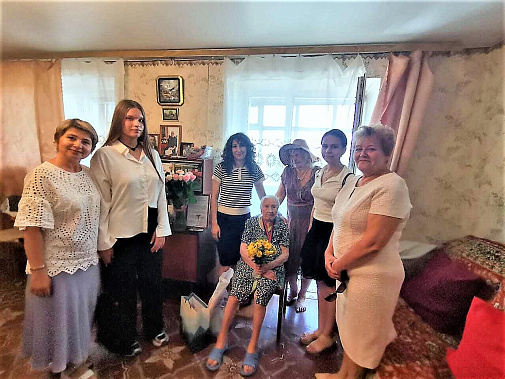  Почетный гражданин Ростова-на-Дону фронтовичка Александра Шагалова отметила 101 год