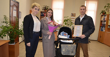 В Ростовской области выдали первый сертификат на материнский капитал на первенца