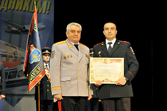 В Ростове сотрудники органов внутренних дел на транспорте отпраздновали профессиональный праздник