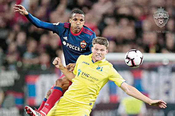 Легионеры ЦСКА БЕКАО и «Ростова» СИГУРДАРСОН полностью отдавались игре. Фото с сайта ФК ЦСКА