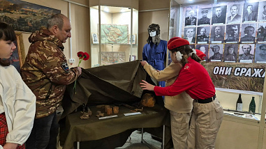 Казаки, поисковики, юнармейцы… - на одних все «Вахтах Памяти»