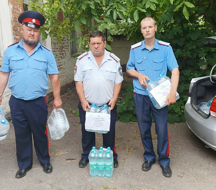 Казаки Егорлыкского юрта адресно отправили бойцам в зону СВО еще одну партию гуманитарного груза
