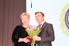 На ком страна держится