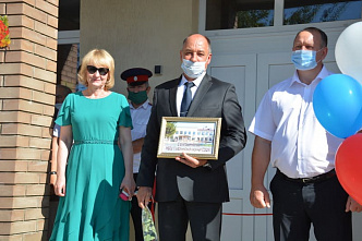 В поселке Глубокий открыли школу, ремонт в которой шел больше пяти лет