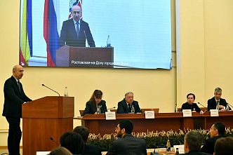 Городская дума Ростова приняла досрочную отставку градоначальника Алексея Логвиненко