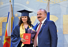 В ДГТУ вручили дипломы лучшим выпускникам
