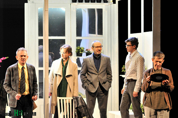 Ростовский академический молодежный театр, репертуар, спектакль, Виктор Славкин, Взрослая дочь молодого человека