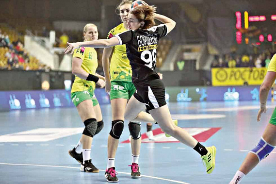 По воротам «Кубани» бросает Виктория БОРШЕНКО. Фото с сайта ГК «Ростов-Дон»