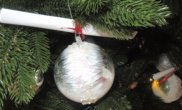 «Ёлка желаний»: время подарков всё ещё продолжается...