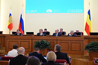 3,3 миллиарда рублей будут направлены на оплату труда врачей и медсестер