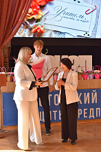 Главными героями  творческого вечера к Дню учителя стали … студенты 