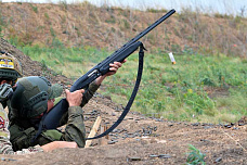Добровольцы готовятся к охоте на дроны