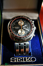 Старинные часы еще идут