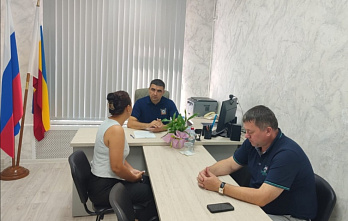 Заместитель донского губернатора Сергей Бодряков провел личный прием граждан в Пролетарском районе
