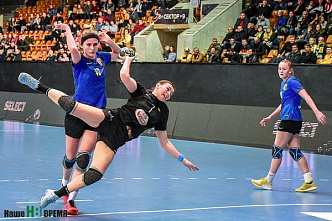 Забивает даже вратарь