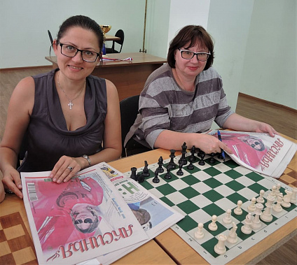 Главный арбитр предстоящих соревнований Елена Половина (Таганрог) и вице-президент федерации шахмат Ростовской области Ирина Абрамова (Тарасовский район) Главный арбитр предстоящих соревнований Елена Половина (Таганрог) и вице-президент федерации шахмат Ростовской области Ирина Абрамова (Тарасовский район)