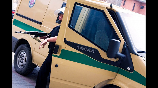 Инкассатор в Ростове-на-Дону в среднем зарабатывает 37 000 рублей в месяц