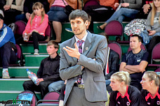 Гаснет свет, игра идет