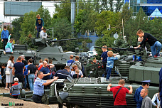 В Ростове передали знамена времен войны