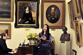 80 лет: «букет» из выставок