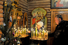 В Ростове крещенские купания проходили под дождем