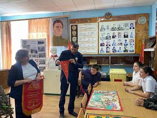 В школе Усть-Донецкого района организовали акцию "Артефакт моей семьи"
