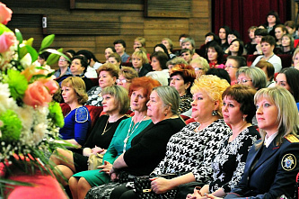 Донские власти поздравили женщин