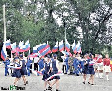 И вышивать, и прыгать с парашютом