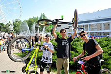 По улицам донской столицы промчал Ростовский вело парад