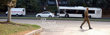 В Ростове автобус въехал в столб — пострадали 8 человек