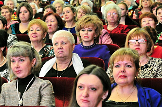 Донские власти поздравили женщин