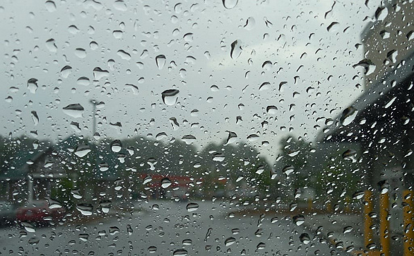 Весь субботний день в Ростове обозначится проливным дождем