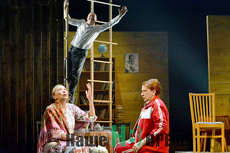 21.04 В театре прочитали нараспев «Землю Эльзы»