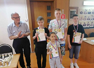  12.06 ко Дню России серию командных турниров для детей