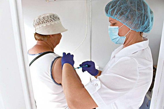 Правила вакцинации от COVID-19 для пожилых россиян