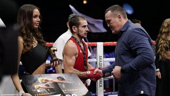 Слесарь НЭВЗа попал в «Ударную десятку»