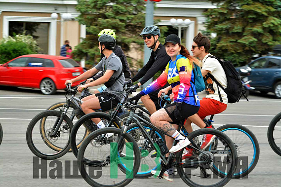 Сегодня по улицам Ростова промчал традиционный городской велопарад